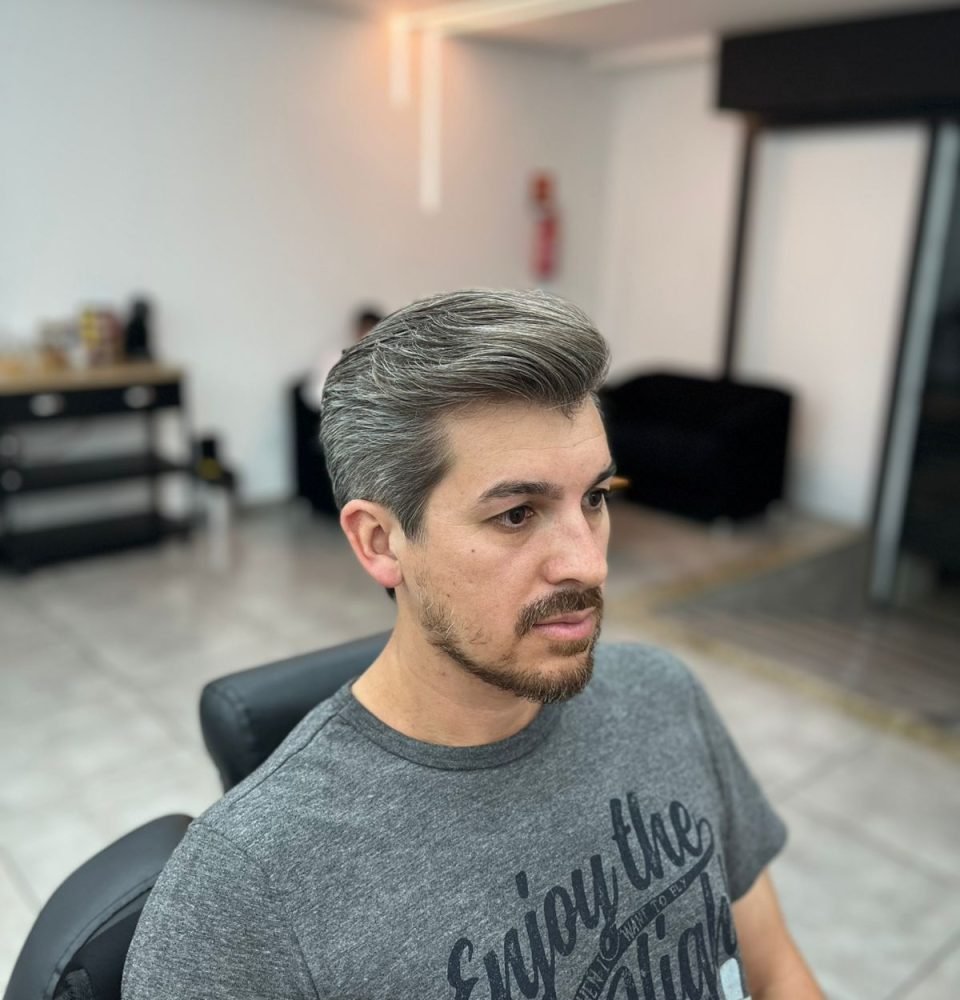 Corte masculino clássico realizado na JS Barber em Campo Largo